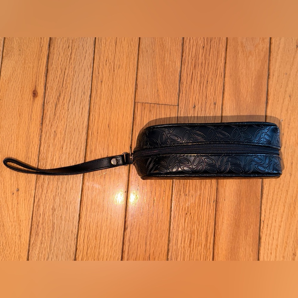 Black Oakley Embossed padded sunglasses case wristlet NWOT